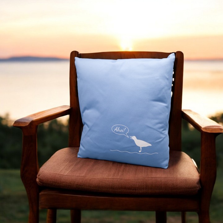 Maritimes Kissen hellblau mit Möwe & „Ahoi!“ | Deko Kissen Nordsee Ostsee | Geschenk für Meerliebhaber | abnehmbarer Bezug